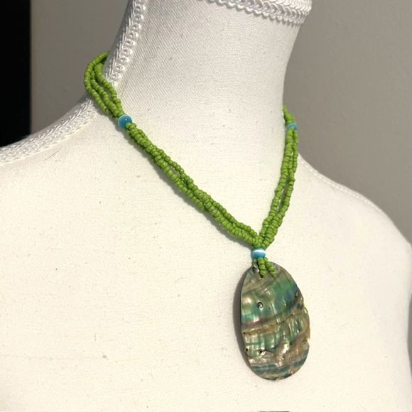 3 Strands Green Seed Beads Abalone Shell Pendant Statement Necklace - Picture 3 of 7